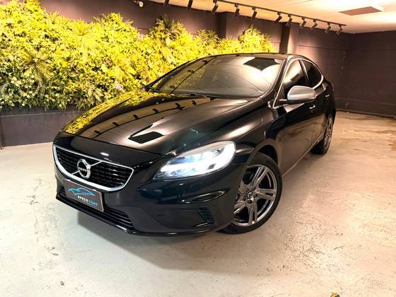 VOLVO V40 2.0 T5 R-DESIGN GASOLINA 4P AUTOMÁTICO